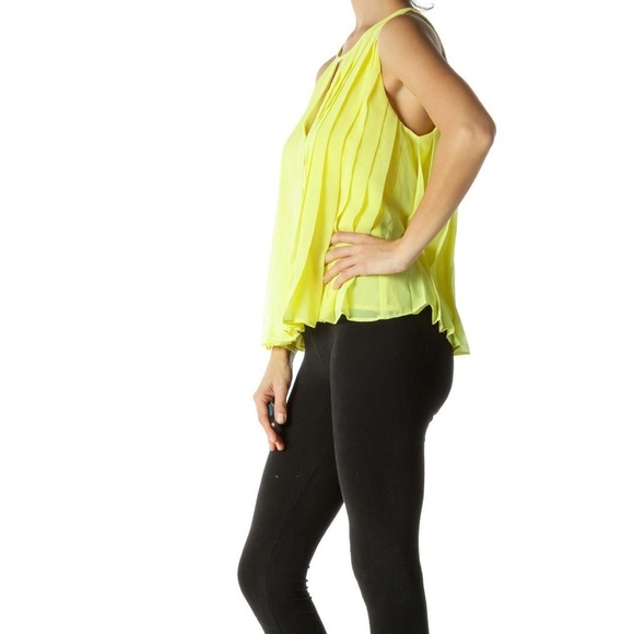 J Crew Yellow Keyhole Pleated Blouse feminine Flowey ultra lightweight‎ sz xs - Picture 2 of 3